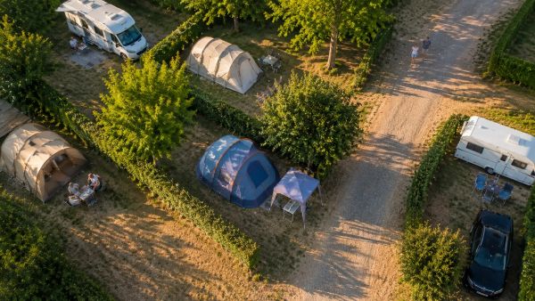 Où planter votre tente à Châtelaillon-Plage pour des vacances réussies